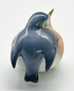 lot 93 image: Royal Copenhagen Robin Porcelain Figurine #2266