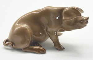 lot 98 image: Bing & Grndahl Porcelain Pig Figurine #1582 (Made in Copenhagen)