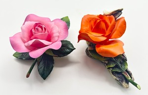 lot 158 image: Set of 2 Boehm Bone Porcelain Roses