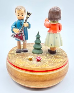lot 270 image: Vintage ANRI Laras Theme Music Box w Thorens Movement