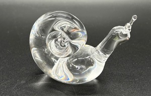 lot 281 image: Steuben Clear Crystal Snail Figurine