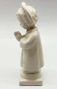 lot 287 image: Goebel Sacrart Praying Holy Child Angel Figurine