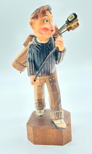 lot 275 image: Vintage ANRI Carved Golfer Figurine