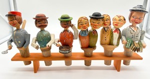 lot 265 image: Collection of 6 Wood Carving Character Bottle Stoppers (Made in Italy)