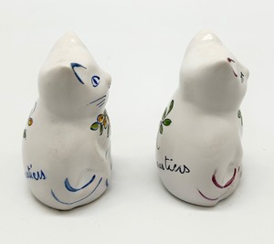 lot 296 image: Pair of Mini Ceramic Moustiers Cat Figurines