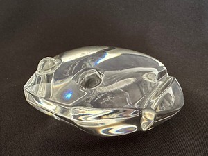 lot 70 image: Val St. Lambert Giftware Frog Paperweight