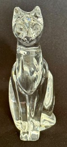 lot 75 image: Daum France Clear Art Glass Cat Sculpture