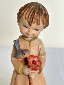 lot 16 image: Vintage Hand Carved Anri Figurine Girl with Apple