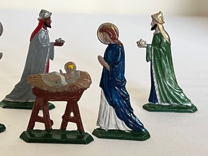 lot 10 image: Six Piece Vintage Metal Nativity Set