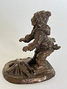 lot 41 image: Collectible Bronze Figurine