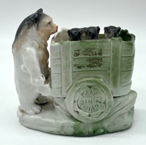 lot 313 image: Antique Whole Dam Family German Whimsey Fairing Figurine