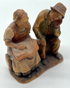 lot 325 image: Vintage German Wooden Hand Carved Figurine