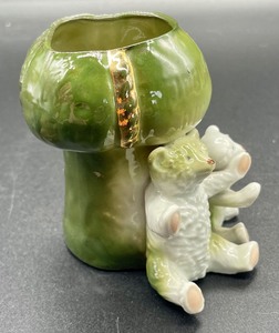lot 332 image: Vintage Fairing Toothpick Holder