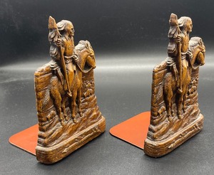 lot 335 image: Vintage Native American Motif Bookends