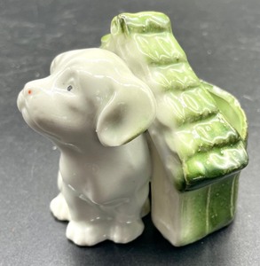 lot 410 image: Darling Petite Vintage Puppy Planter