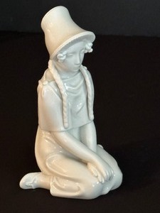 lot 59 image: Vintage White Porcelain Figurine