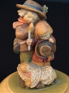 lot 52 image: Vintage Anri Musical Figurine
