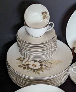 lot 352 image: Nancy Prentiss Ivory Rose Dish Set
