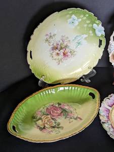 lot 363 image: Assorted Vintage Painted Porcelain Dishes
