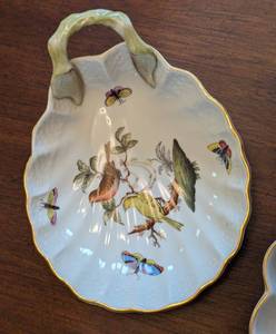 lot 362 image: Three Henrend Porcelain Rothschild Bird Dishes