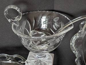 lot 366 image: Assorted Vintage CutPressed Glass Dishes