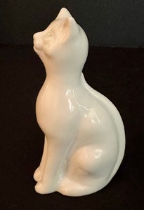 lot 96 image: Belleek Ireland Hand Painted Seated Cat Porcelain Figurine