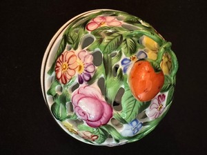 lot 207 image: Vintage Herend Reticulated Trinket Dish