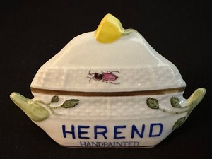 lot 47 image: Vintage Herend Hand Painted Plaque