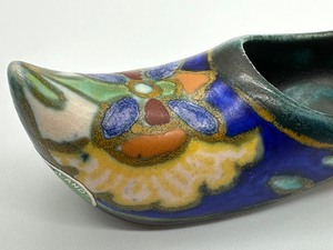 lot 422 image: Vintage Royal Gouda Miniature Shoe Figurine