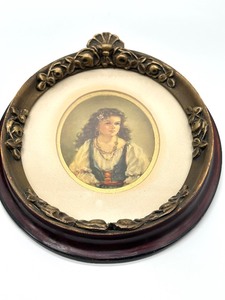 lot 426 image: Pair of Petite Circular Framed Prints