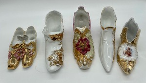 lot 129 image: Vintage Mini Porcelain Shoe Figurines with Gold Details