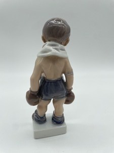 lot 115 image: Vintage Royal Copenhagen Dahl Jensen Porcelain Figurine Deadly Boxer #1069