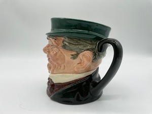lot 118 image: Vintage Royal Doulton Mr. Pickwick Medium Toby Jug