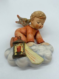 lot 116 image: Goebel Hummel Adorable Ornaments and Swaying Lullaby Wall Plaque