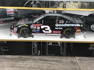 lot 29 image: 1998 Nascar Brookfield Collectors Guild Dale Earnhardt #3 Daytona Trackside 3 piece collection 124 scale die cast