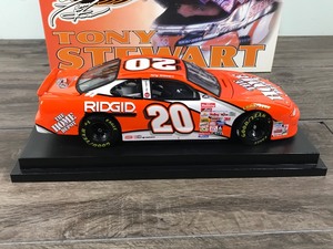 lot 40 image: 2000 Nascar Revell Collection Club Tony Stewart Pontiac #20 Home Depot  Rookie of the Year 118 scale die cast stock car