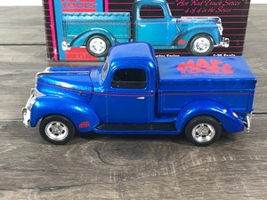 lot 61 image: Spec Cast Mac Tools 1940 Ford Pickup Street Rod with Tonneau Cover 125 scale die cast coin bank