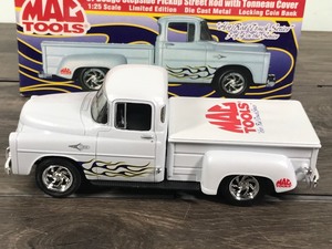 lot 68 image: Spec Cast Mac Tools Hot Rod Truck Series 1957 Dodge Stepside Pickup Street Rod with Tonneau Cover 125 scale die cast coin bank