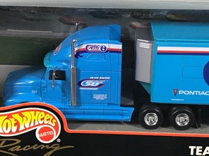 lot 88 image: 1999 Nascar Hot Wheels Team Transporter Petty Racing 50th Anniversary 164 scale die cast