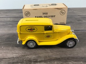 lot 92 image: 1991 ERTL 1932 Pennzoil Delivery Car 125 scale die cast coin bank