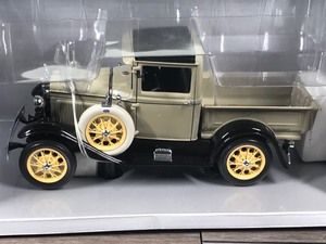 lot 97 image: 2001 Motor City Classics 1931 Ford Model A Pick Up 40006C Cherokee Gray 124 scale die cast
