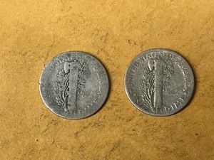 lot 156 image: 2 - Mercury winged Liberty silver head dimes