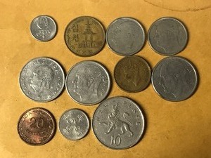 lot 158 image: 11 - Foreign Coins