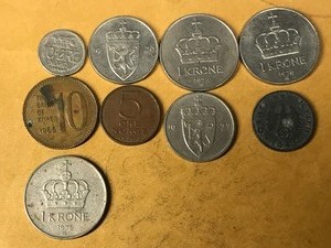 lot 160 image: 9 - Foreign Coins