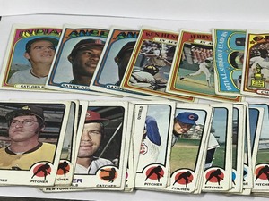 lot 413 image: Lot of approximately 270 plus Vintage Baseball Cards
