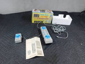 lot 212 image: Vintage Radio Shack Tv game console for 4 fast action games of tennis, hockey, squash