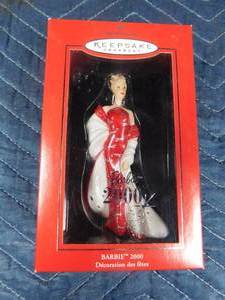 lot 234 image: 2000 Barbie ornament in the original box