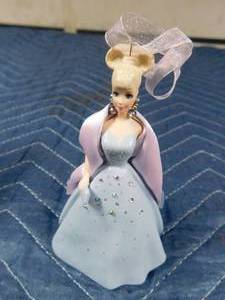 lot 236 image: 2004 Hallmark Club Exclusive Barbie ornament