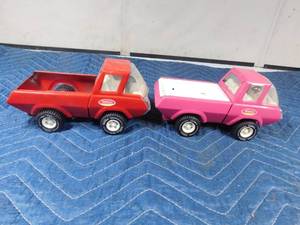 lot 251 image: 2 metal Tonka trucks