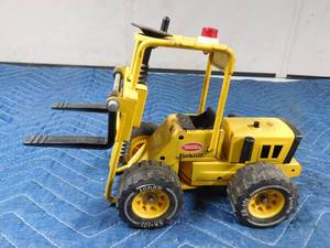 lot 261 image: Metal Tonka forklift